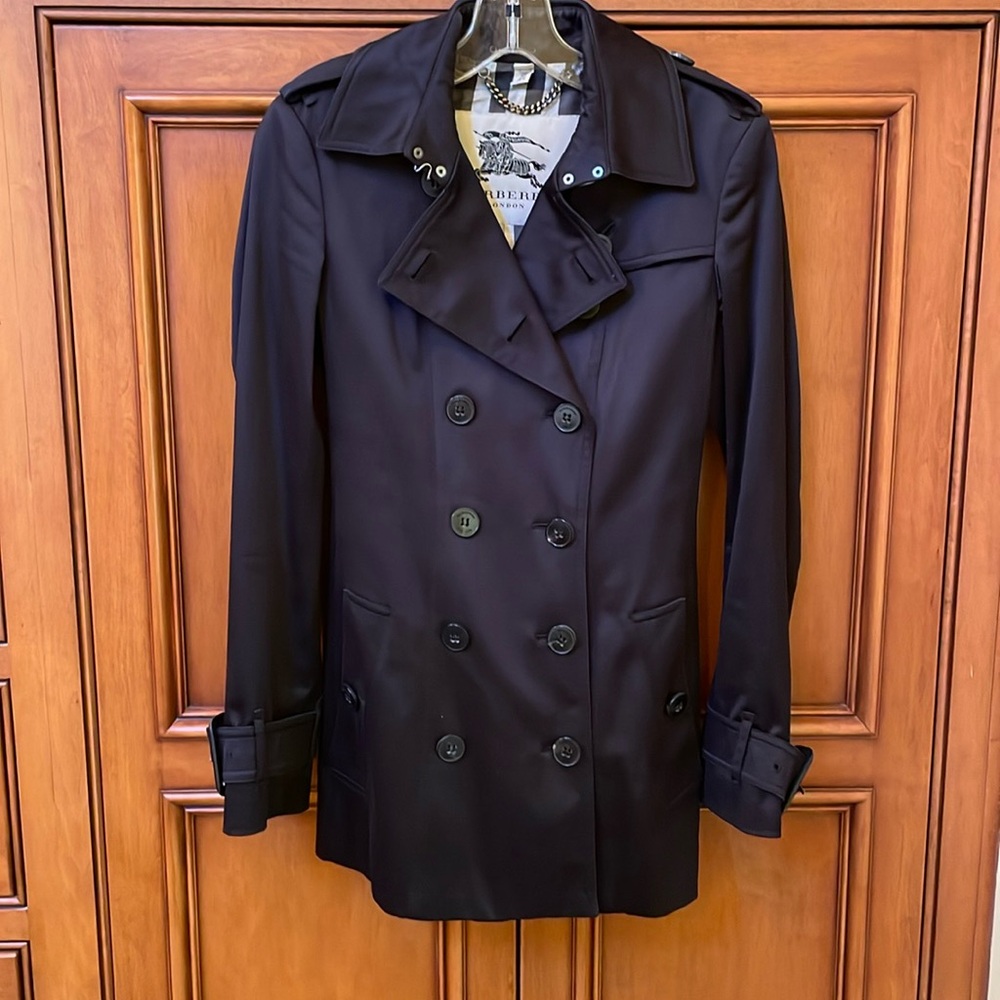 Burberry Trench, Black, size 6